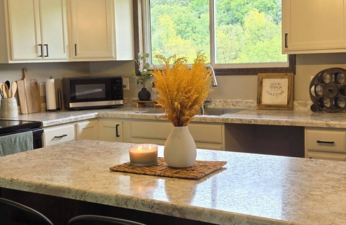 Avoca Maison | Deerfield Bottom