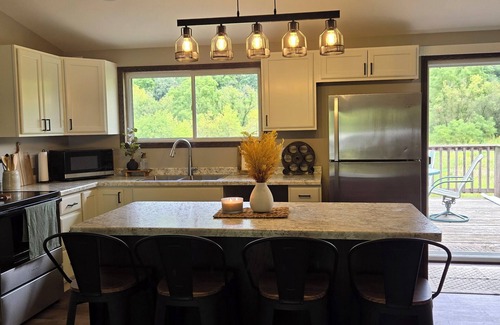Avoca Maison | Deerfield Bottom