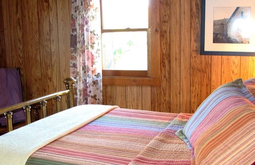 Lexington Cabine | DeHart-Cabine-Salle de bain privée séparée-Famille-Vue sur la campagne