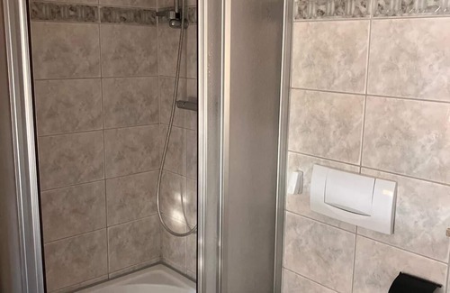 Insel Poel Appartement | Deine Auszeit an den Salzwiesen im Fachwerkhaus mit Gemeinsamer Küche & Eingang