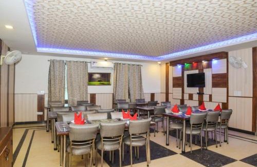 Delhi Cantonment Hôtel | Del Fox Holidays New Delhi Connaught Palace 4 Minuit and 7 Minuit VFS Sivaji Stadium Metro Station