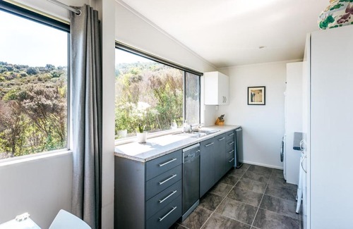 Matiatia Bay Appartement | Delamore Cove - Kowhai / You've Got It Maid