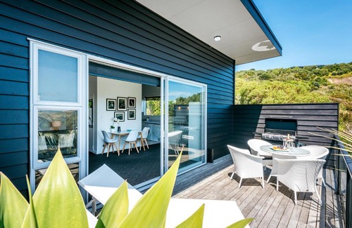 Matiatia Bay Appartement | Delamore Cove - Nikau / You've Got It Maid