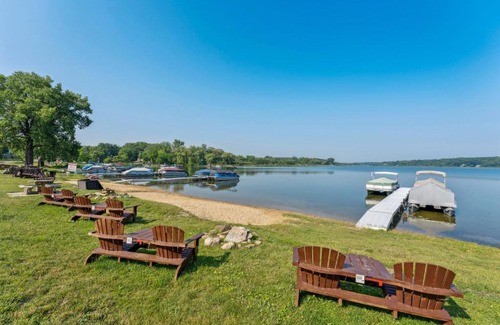Delavan Maison | Delavan Retreat with Patio on Turtle Lake!