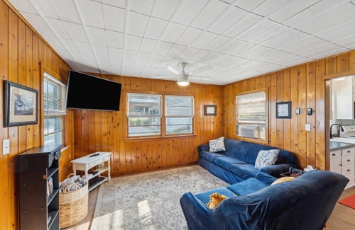 Delavan Maison | Delavan Retreat with Patio on Turtle Lake!
