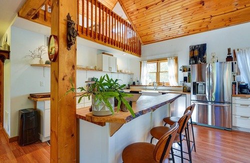 Delaware Cabine | Delaware 'Wooded River Retreat' w/ Views & More