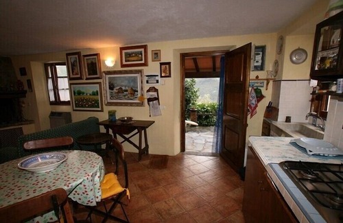 Stazzema Maison | MAISON AVEC JARDIN PRIVÉ CHARMANT ET TERRASSE A quelques km. DE LA MER.