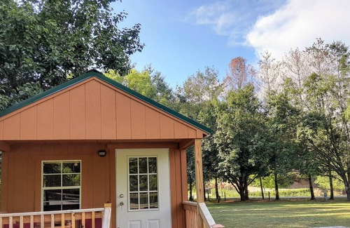 Gray Cabine | delightful 1 bedroom tiny house