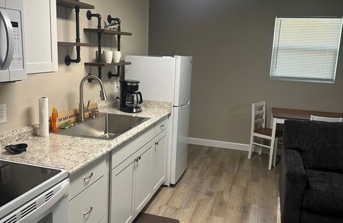 Salt Springs Cabine | Delightful 2 bed cabin with AC in Salt Springs - other cabins available