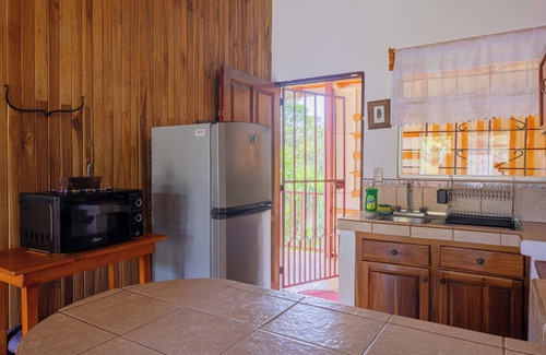 Arenal Maison | Delightful 2-bedroom house in Nuevo Arenal, Near Lake Park Access
