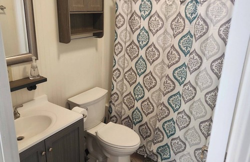 Woodbine Appartement | Delightful 2-bedroom apartment with AC in Rockholds. It's a true retreat!