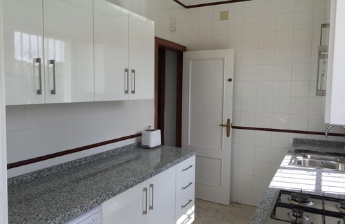 Hinojos Maison | Charmante maison de 4 chambres dans un cadre magnifique boisé et piscine 8+1