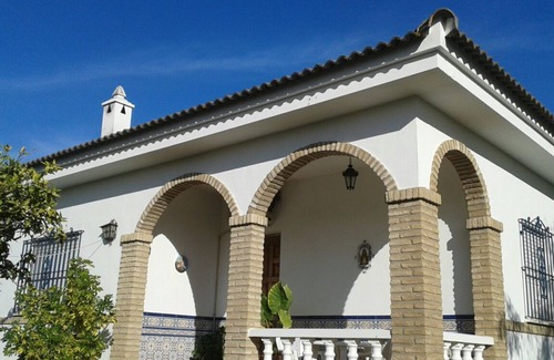 Hinojos Maison | Charmante maison de 4 chambres dans un cadre magnifique boisé et piscine 8+1