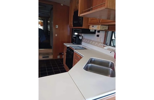Madison Maison | Delightful 5th wheel w/ queen bed, patio deck, and high speed internet.