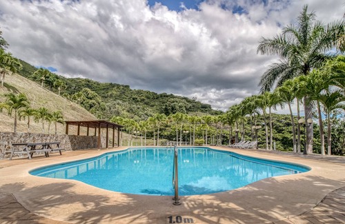 Santa Eulalia Maison | Charmante cabane à Atenas, avec terrasse, vue sur le jardin et piscine partagée!