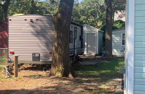 Murrells Inlet Maison | Delightful Camper RV with AC in charming Murrells Inlet - walk to restaurants