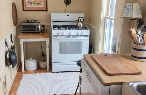 Lyndeborough Maison | Delightful Classic Farmhouse With Gorgeous Views