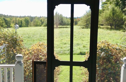 Lyndeborough Maison | Delightful Classic Farmhouse With Gorgeous Views