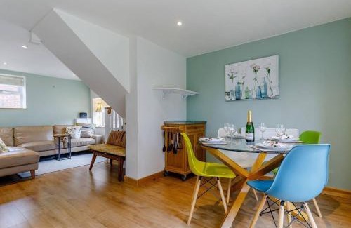 Tatton Park Maison | Delightful Cottage with 2 Bedrooms near Knutsford