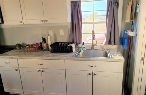 Young Cabine | Delightful, cozy mini cabin with 2 bedrooms
