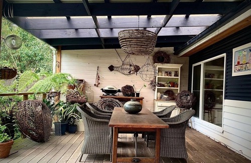 Inverloch Maison | Delightful, dog friendly, cosy fire, comfy beds