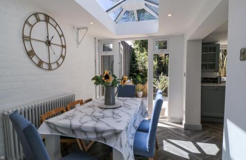Wareham Maison | Delightful Dorset House By Wareham River