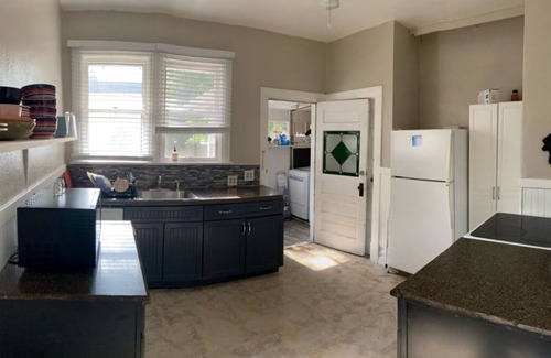 Central Colorado Springs Maison | Delightful Downtown 3-bedroom house with AC in Colorado Springs - Old North End!