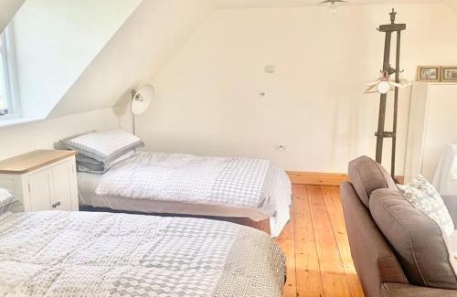 Ely Appartement | Delightful Ely house Bright and warm with cathedral view
