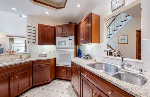 Sagamore Maison | Delightful escape with private pool, horseshoe pit, home gym, fast WiFi & grill