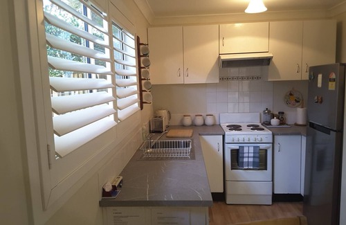 Belrose Cottage | Delightful fully self contained cottage with all amenities included.