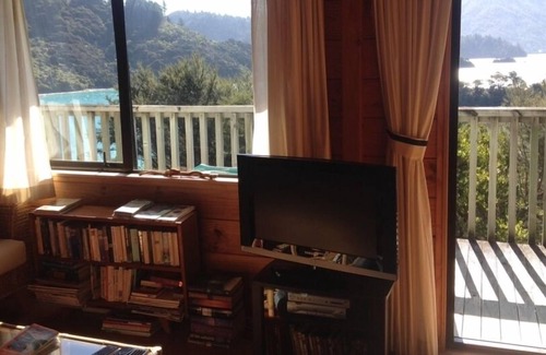 Te Mahia Maison | Delightful house close to beach with superb views
