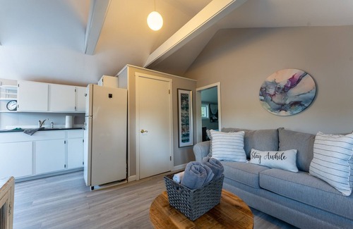 Alton Bay Cabine | Delightful Lake View Cabin in Alton Bay Now featuring Lake Access, AC/ TV/ WiFi