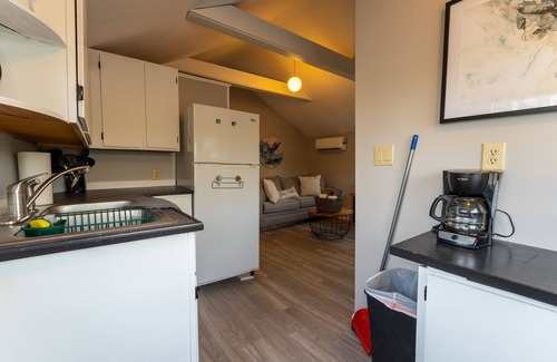 Alton Bay Cabine | Delightful Lake View Cabin in Alton Bay Now featuring Lake Access, AC/ TV/ WiFi
