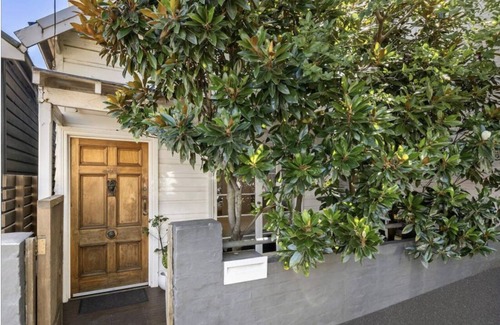 Balmain Maison | Delightful, Large Balmain Cottage close to Sydney CBD & Biennale of Sydney