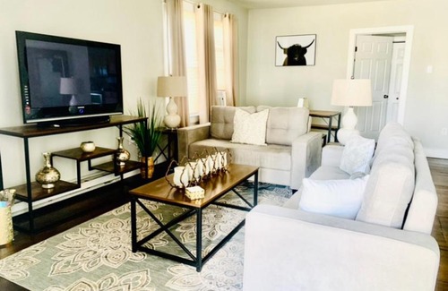 Groton Maison | Delightful Private Room in Groton