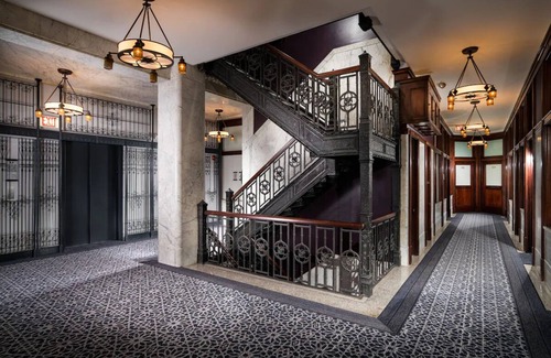 Downtown Chicago Hôtel | Delightful Room w/ Whimsical Decor & Modern Amenities Near Magnificent Mile