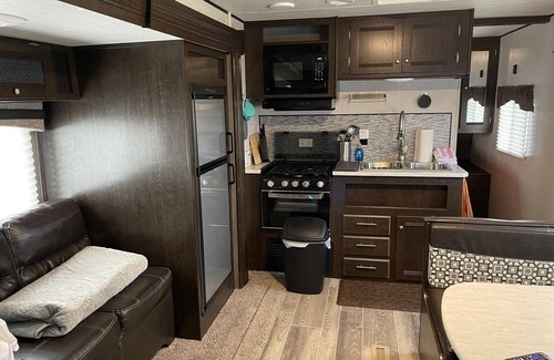 Argillite Maison | Delightful RV with campground amenities