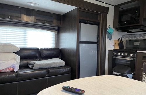 Argillite Maison | Delightful RV with campground amenities