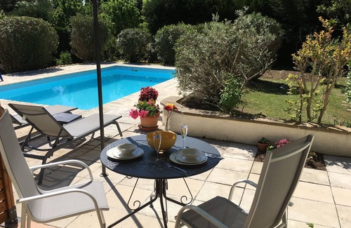 Grans Appartement | Charmant Studio Avec Piscine