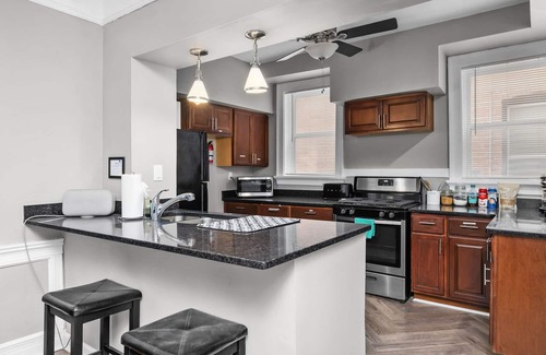 St. Louis Appartement | Delmar Dreams: Boutique Stay by Forest Park!