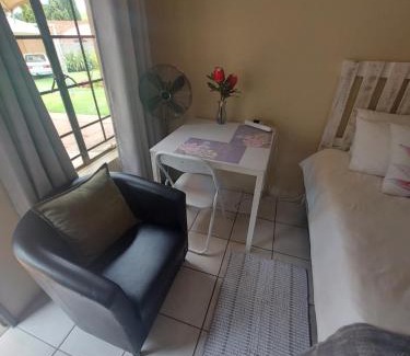 Flora Park Maison | DeLutz Overnight Accommodation Room 2