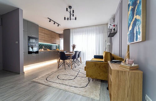 Bacau Appartement | Delux Suite features accommodations in Bacău, near Arena Mall, 3 km from airport