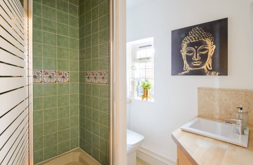 Howlett End Cabine | Deluxe 1 Bed Versace HotTub SkyTV