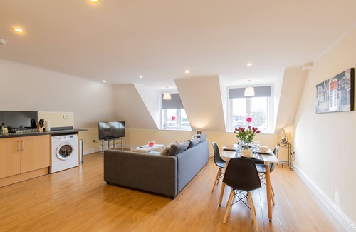 Hoddesdon Appartement | de Luxe-2 bedroom Penthouse-Vue ville-Appartement-Salle de bain privée séparée