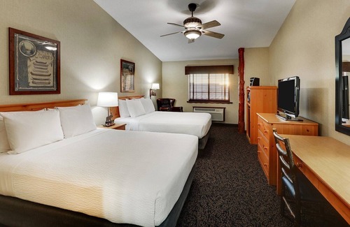 Moline Hôtel | Deluxe 2 Queen Stoney Creek Quad Cities, Work Desk, Pool | 3 Units