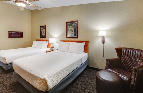 Moline Hôtel | Deluxe 2 Queen Stoney Creek Quad Cities, Work Desk, Pool | 3 Units