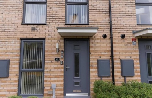 Bordesley Maison | Deluxe 5'Bed House w- Parking - CITY CENTRE