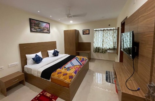 Tirupati Hôtel | Deluxe AC Room near Alipri checkpost