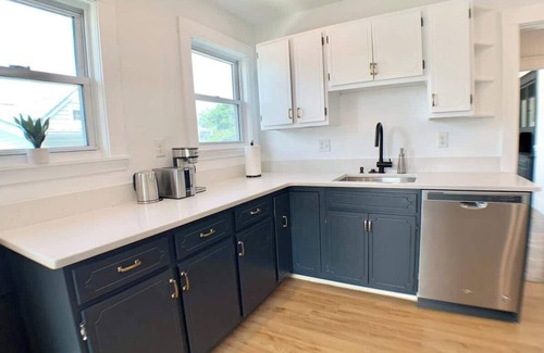 Arlington Copropriété | Deluxe and Bright 3Br, King Bed,W/D,Parking