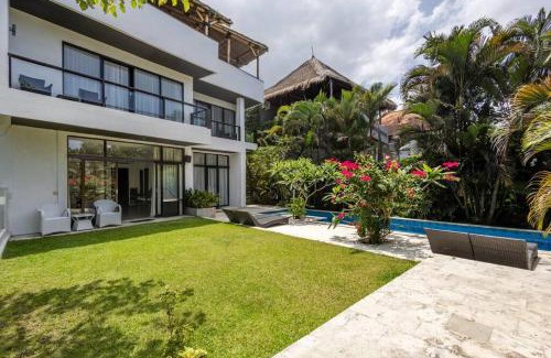 Suraberata Appartement | Deluxe Apartment, 75 m from Balian Surf Spot